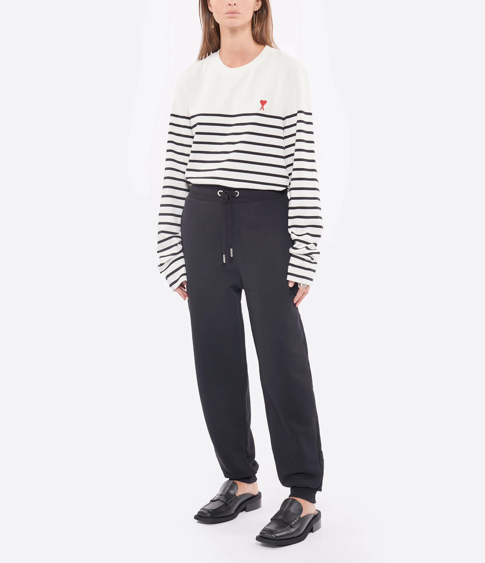 AMI PARIS Jogging Unisexe Ami De Cœur Coton Biologique Noir 3 AMI PARIS Jogging Unisexe Ami De Cœur Coton Biologique Noir - Image 3