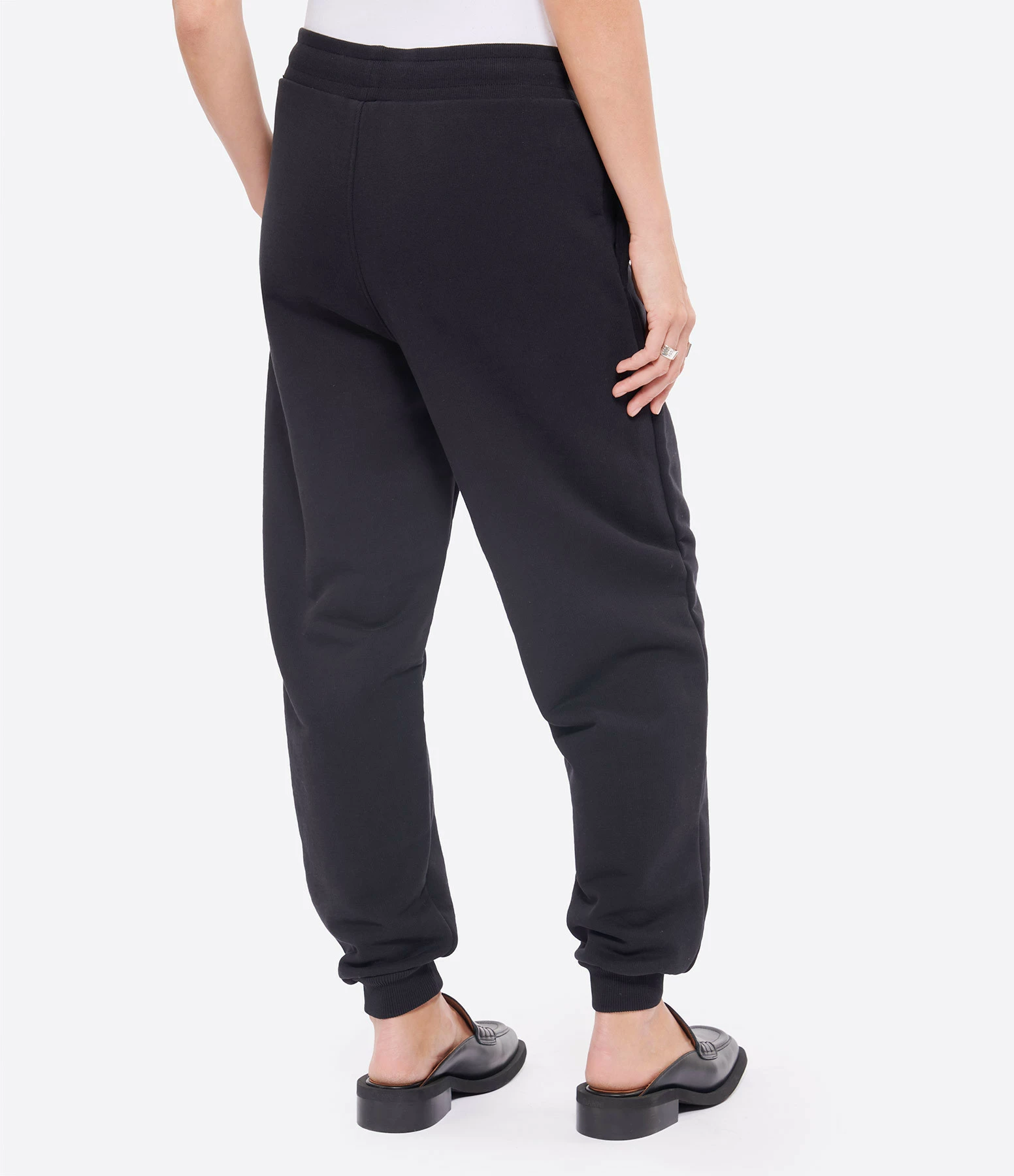 AMI PARIS Jogging Unisexe Ami De Cœur Coton Biologique Noir 5 AMI PARIS Jogging Unisexe Ami De Cœur Coton Biologique Noir - Image 5