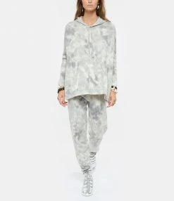 KUJTEN Jogging Cachemire Tie & Dye Gris Clair, Exclusivité Lulli 7 KUJTEN Jogging Cachemire Tie & Dye Gris Clair, Exclusivité Lulli -Boutique UGG unnamed file 1409