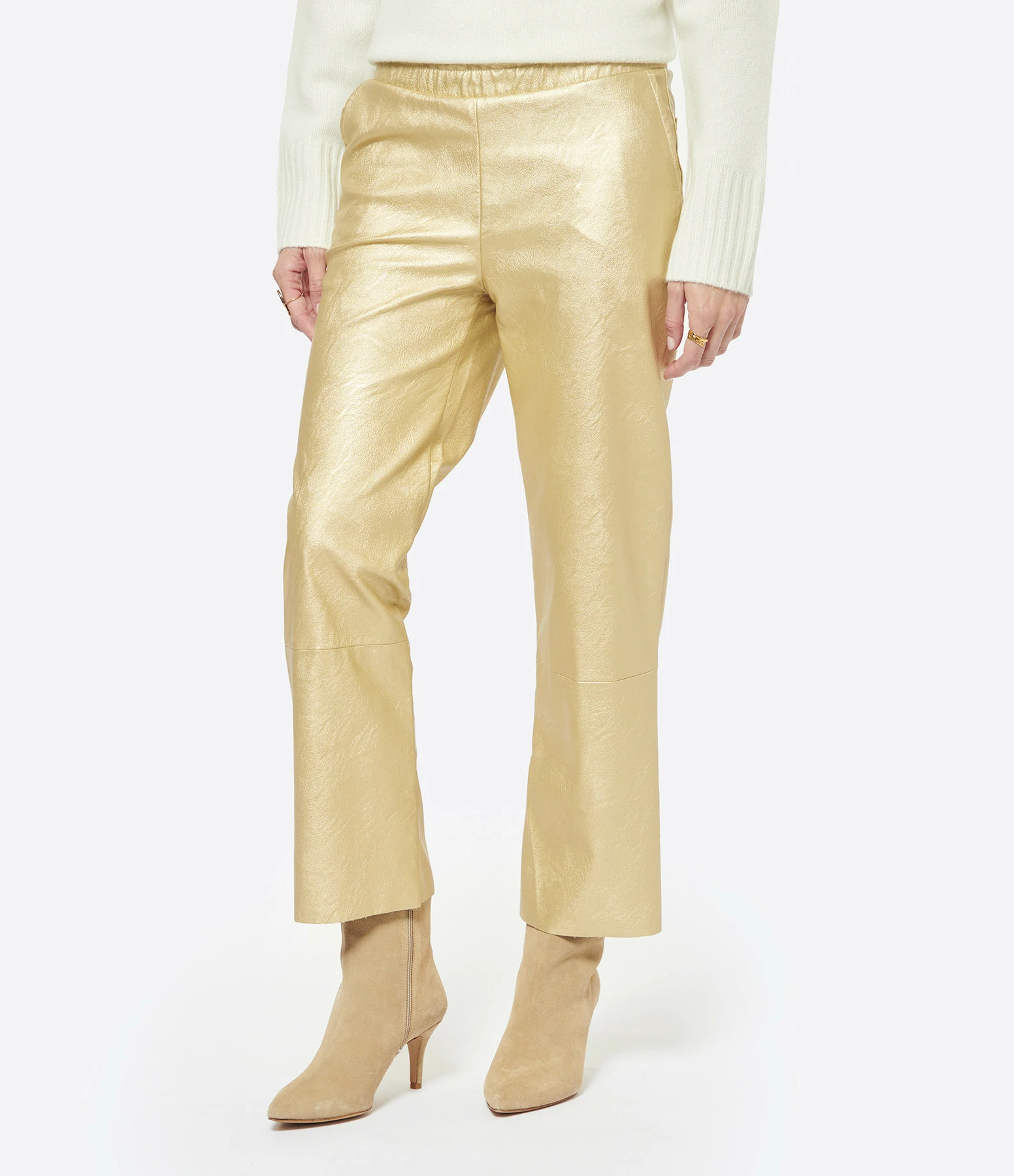 MAEVY MOUVEMENT LIBRE Pantalon Cuir Vegan Doré 4 MAEVY MOUVEMENT LIBRE Pantalon Cuir Vegan Doré - Image 4