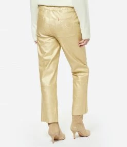 MAEVY MOUVEMENT LIBRE Pantalon Cuir Vegan Doré 9 MAEVY MOUVEMENT LIBRE Pantalon Cuir Vegan Doré -Boutique UGG unnamed file 1556