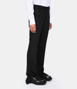 AMI PARIS Pantalon Flare Laine Vierge Noir 10 AMI PARIS Pantalon Flare Laine Vierge Noir -Boutique UGG unnamed file 2146