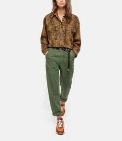 XIRENA Pantalon Tucker Coton Surplus Kaki -Boutique UGG unnamed file 2238