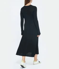 CLOSED Robe Laine Noir -Boutique UGG unnamed file 2968