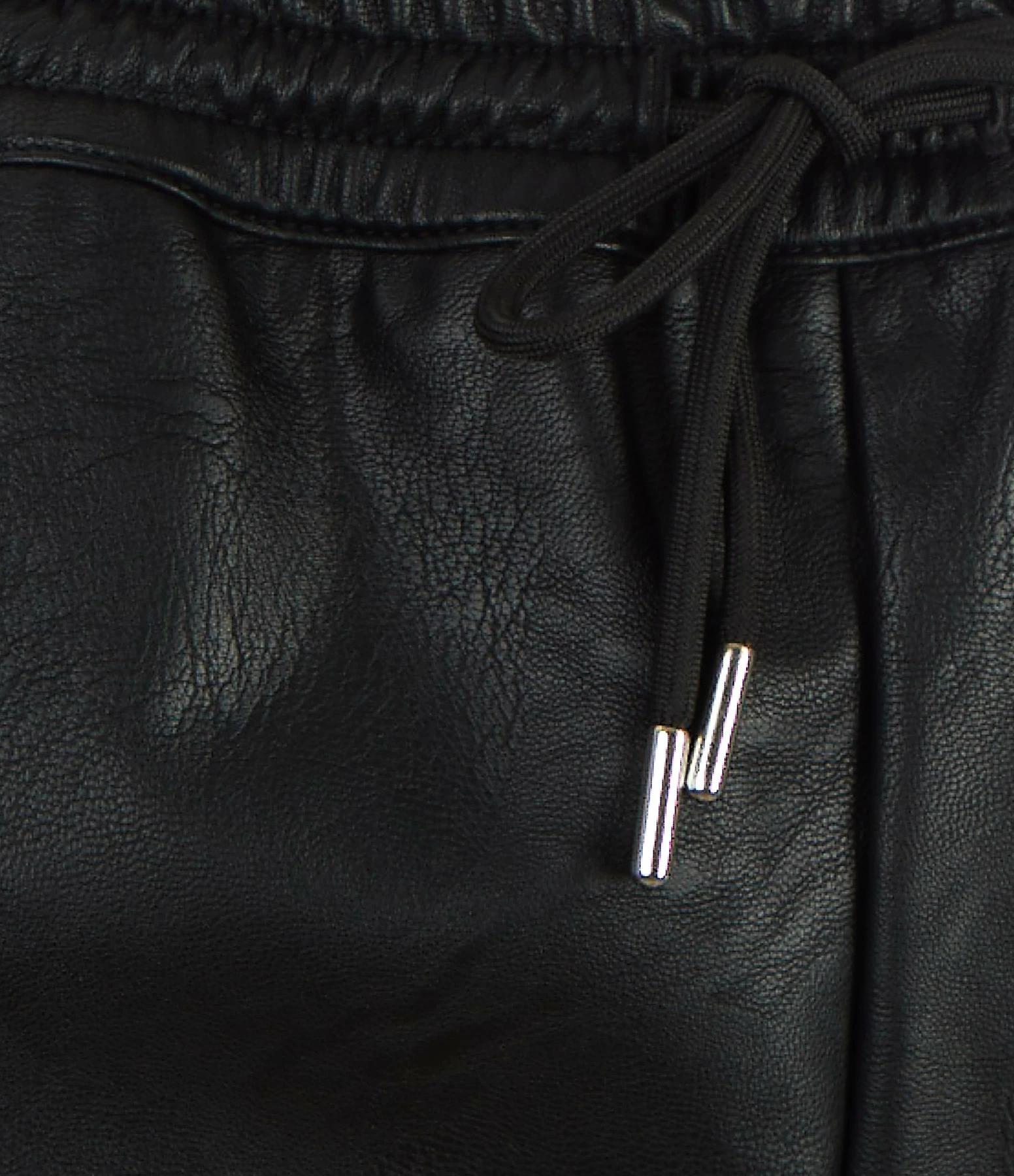 JEANNE VOULAND Short Geronimo Loose Similicuir Noir 2 JEANNE VOULAND Short Geronimo Loose Similicuir Noir - Image 2