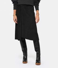 ISABEL MARANT Jupe Chase Suédine Noir -Boutique UGG unnamed file 3730