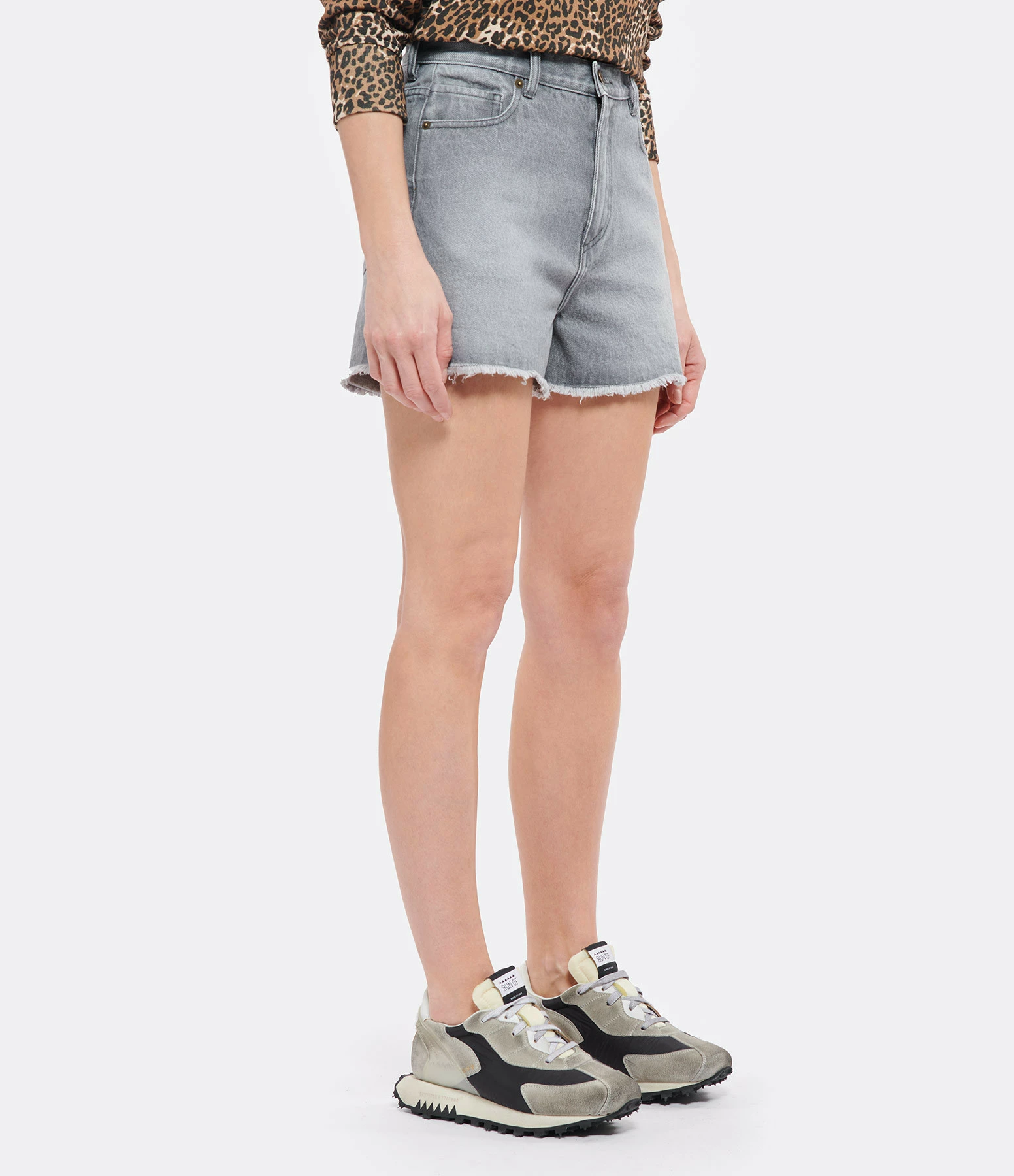 JEANNE VOULAND Short Heda Denim Gris Stone 4 JEANNE VOULAND Short Heda Denim Gris Stone - Image 4
