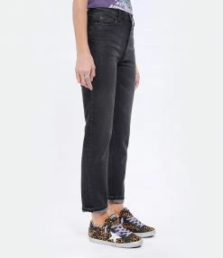AMI PARIS Jean Droit Denim Noir Délavé 10 AMI PARIS Jean Droit Denim Noir Délavé -Boutique UGG unnamed file 704