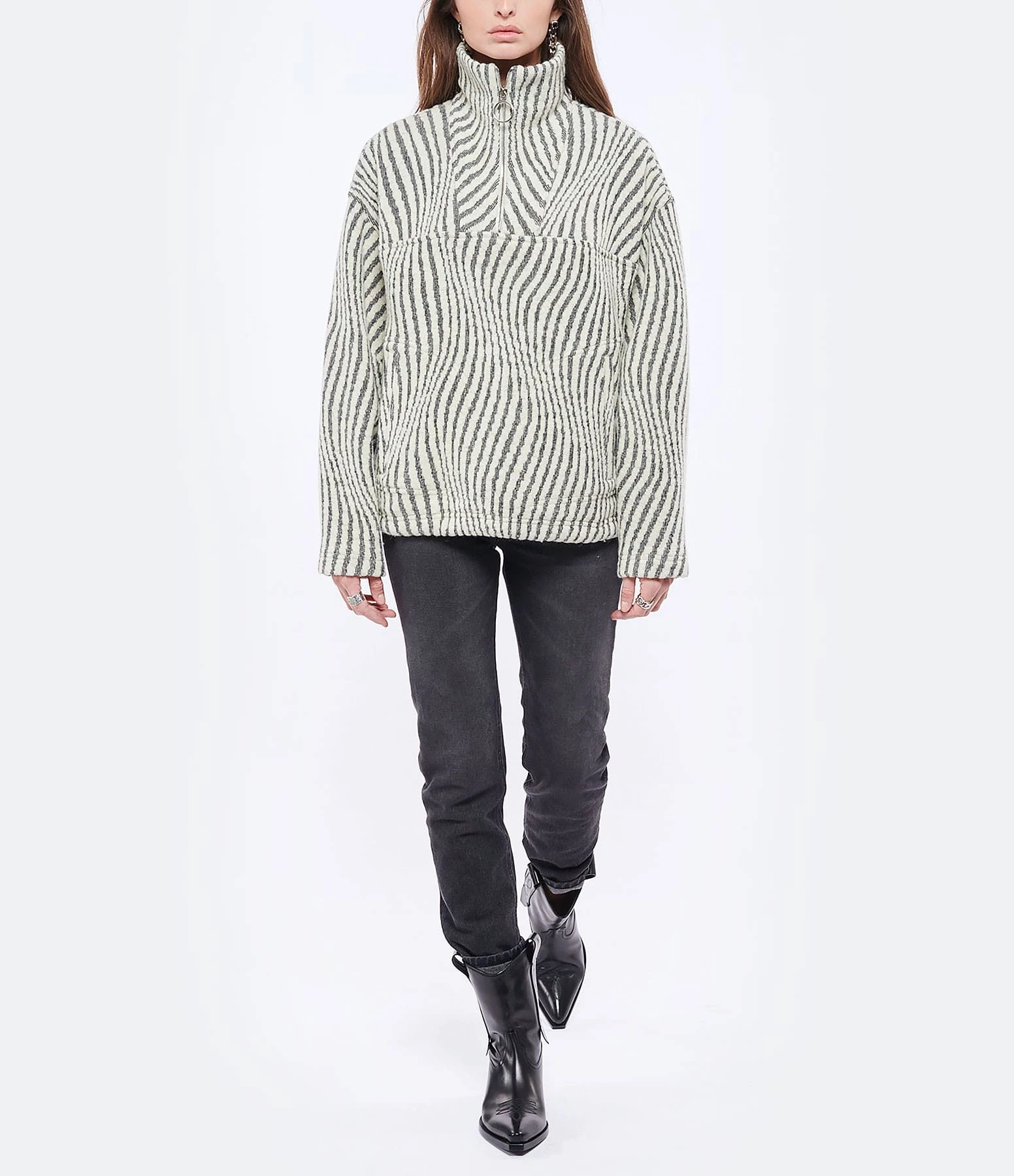 AMI PARIS Jean Droit Denim Noir Délavé 6 AMI PARIS Jean Droit Denim Noir Délavé - Image 6